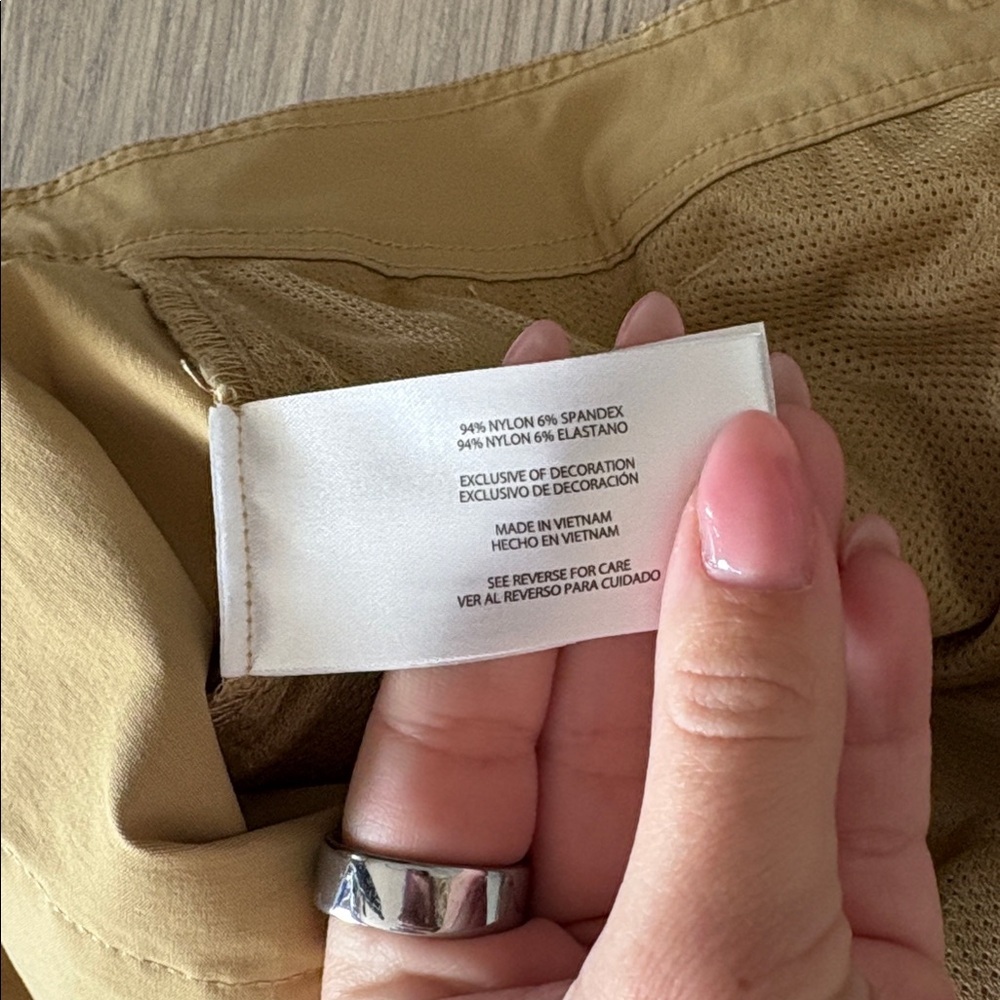 Bundle Eddie Bauer Women’s Cargo Shorts Size 12 5” Inseam (2 Pair) - Picture 4 of 13